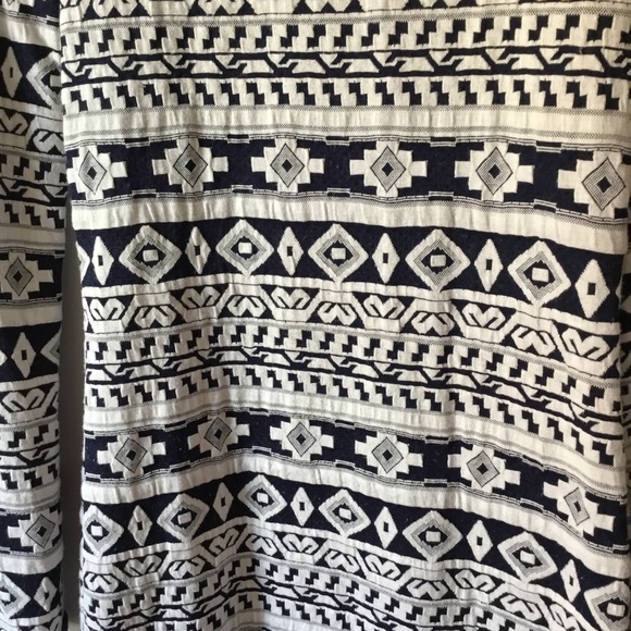 ONLY Geometrical Aztec Print Long Sleeve Chain Neckline Jersey Dress Size Small - Picture 6 of 9